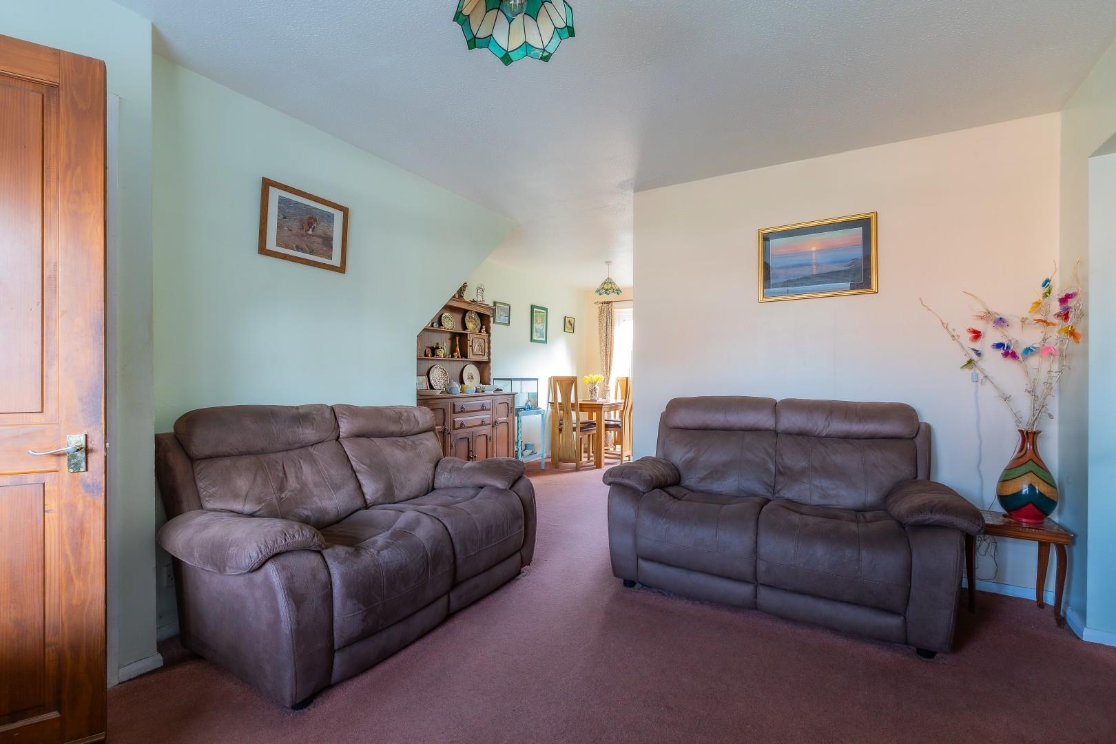 Cwm-Dylan Close, Rhiwderin, — photograph 5